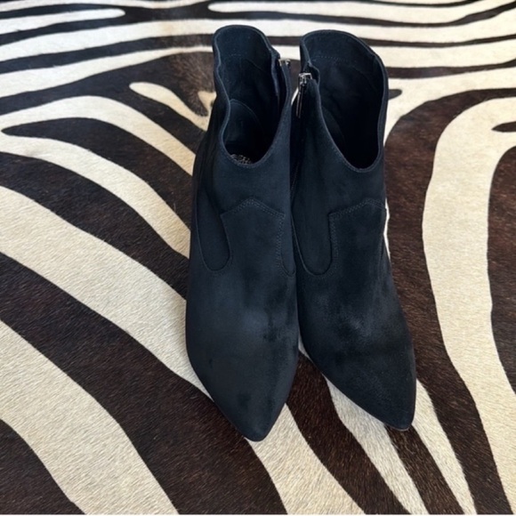 Vince Camuto Movinto Suede Leather Heeled Booties/Boots Sz 9.5 Black Pointy Toe - Picture 2 of 11